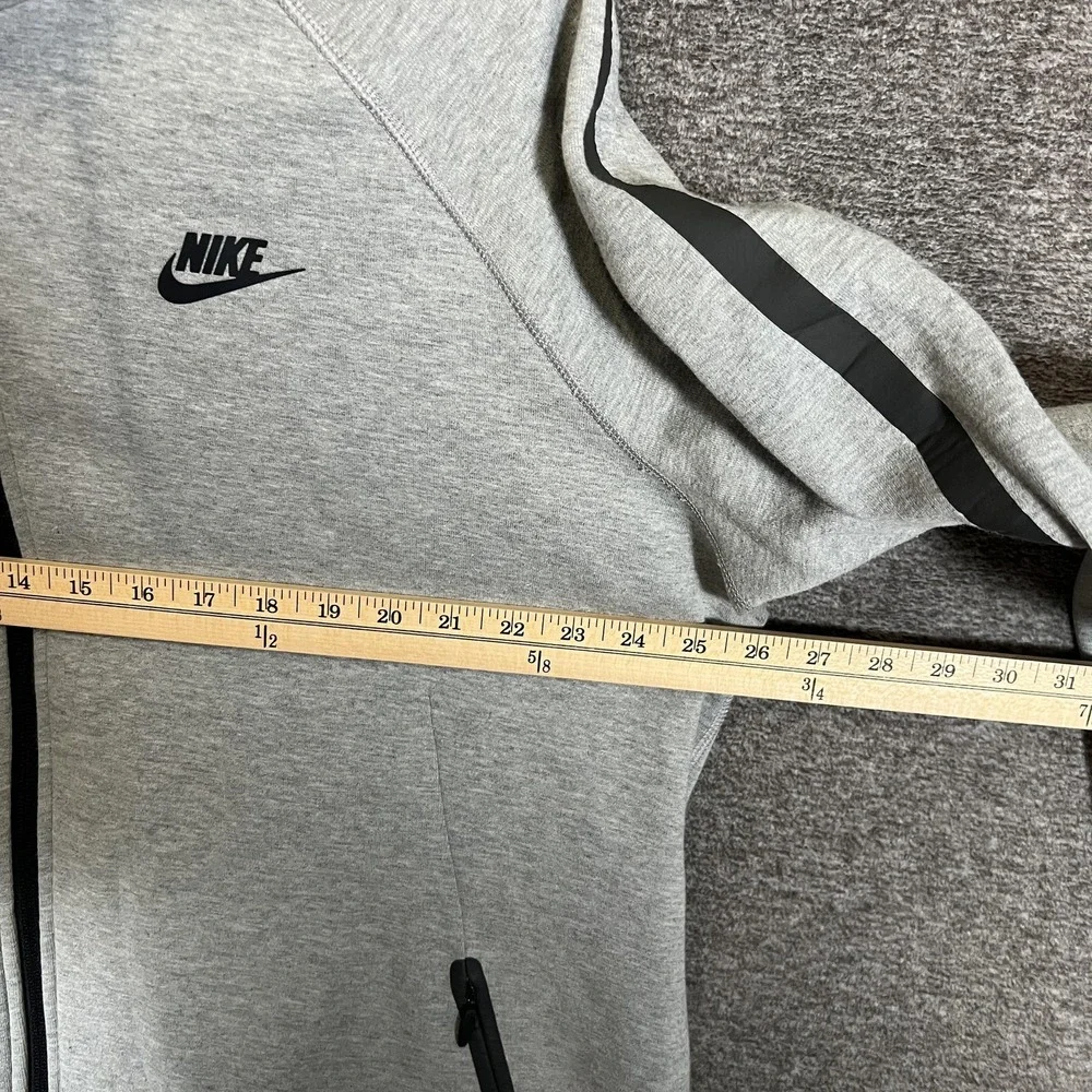 Nike Aeroloft Tech Fleece Parka Jacket Women's 2XL Gray‎ Insulated Full Zip
